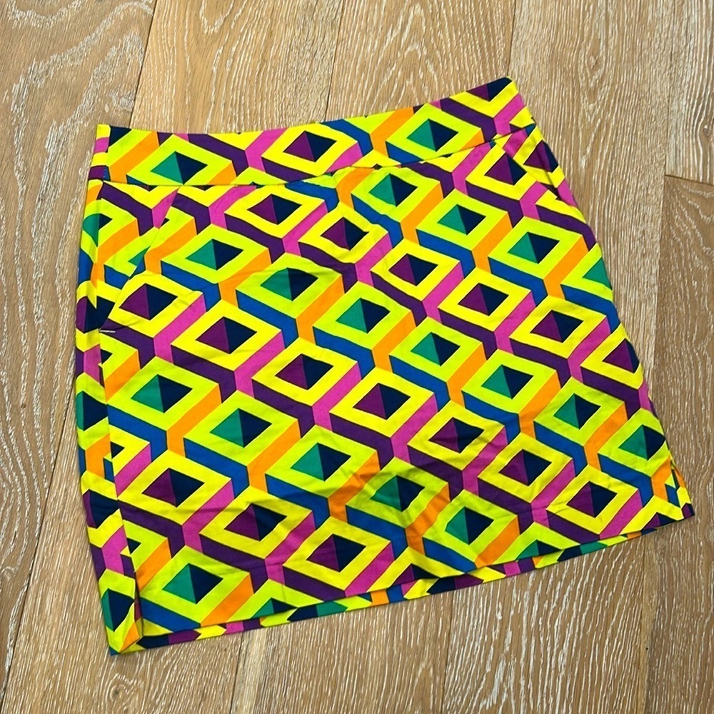 Vibrant Geometric Print Women's Shorts - Neon Multi